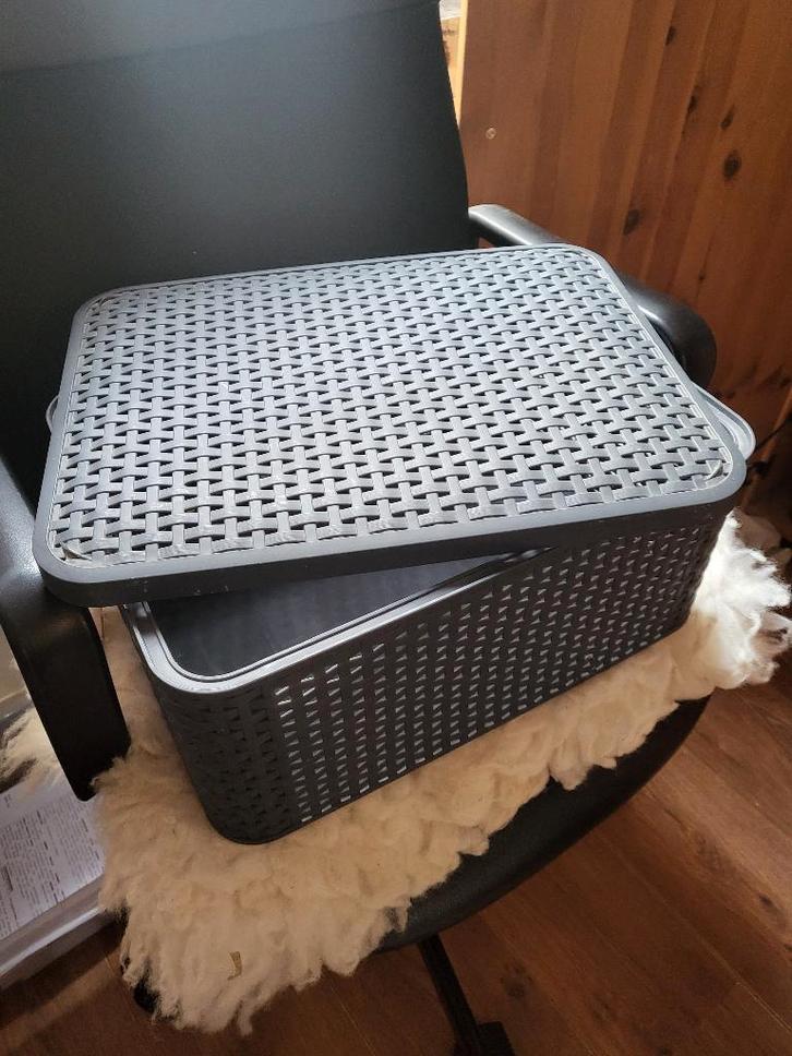 Corbeilles de rangement et armoire CURVER, Maison & Meubles, Accessoires pour la Maison | Plataux & Paniers, Comme neuf, Panier