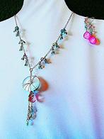 AVON: de set (halsketting + oorbellen), Handtassen en Accessoires, Kettingen, Ophalen of Verzenden, Nieuw, Overige kleuren, Overige materialen