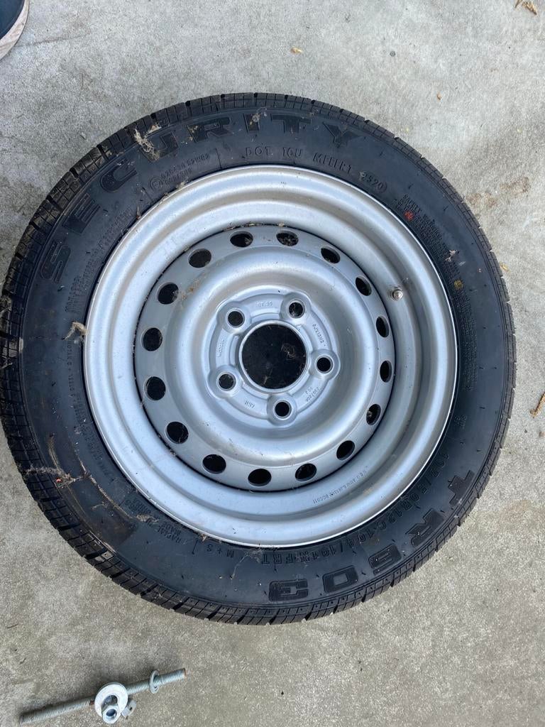 Wielen met banden (nieuw !), Ophalen, Zo goed als nieuw