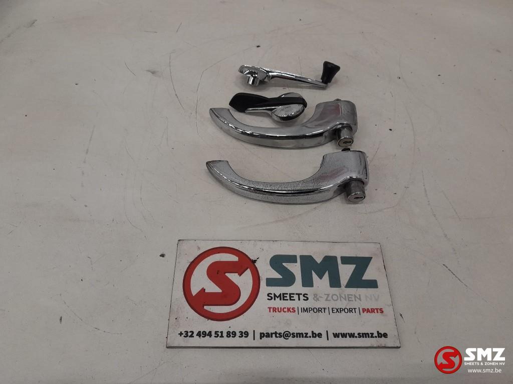 Occ lot van deurklinken + raamopeningshendels Scan, Gebruikt, Scania, Carrosserie en Plaatwerk