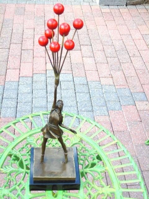 Meisje met rode bronzen ballonnen gesigneerd BANKSY., Ophalen of Verzenden, Brons