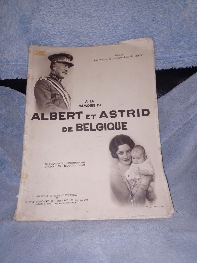 A la mémoire de Albert et Astrid de Belgique. 1936, Antiquités & Art, Antiquités | Livres & Manuscrits, Enlèvement ou Envoi
