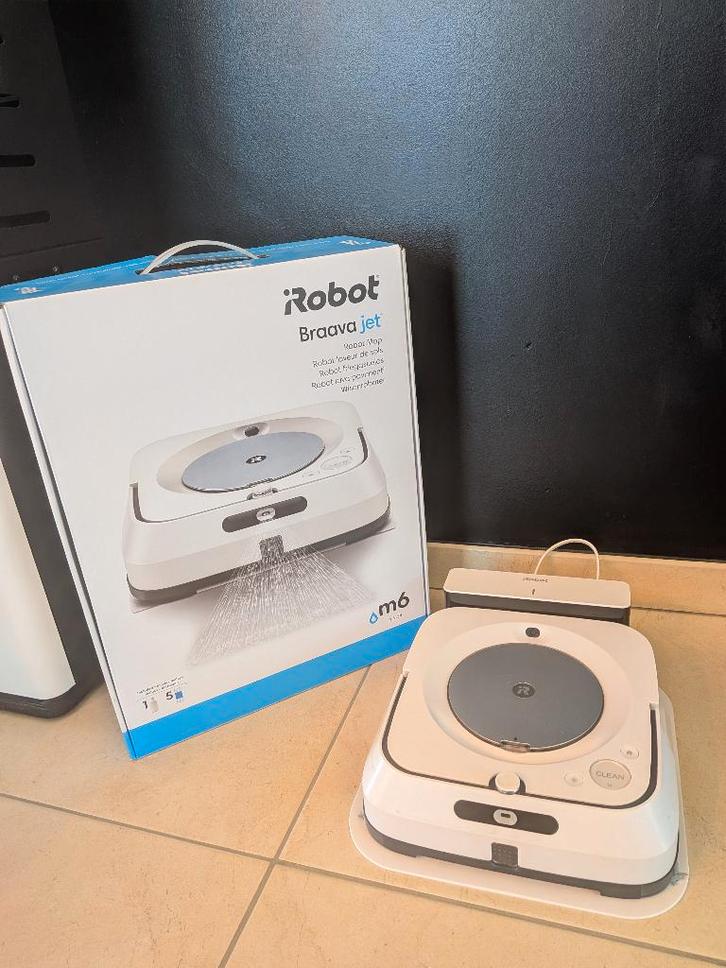Robot nettoyeur Brava jet M6, Electroménager, Aspirateurs, Comme neuf, Aspirateur robot, Enlèvement