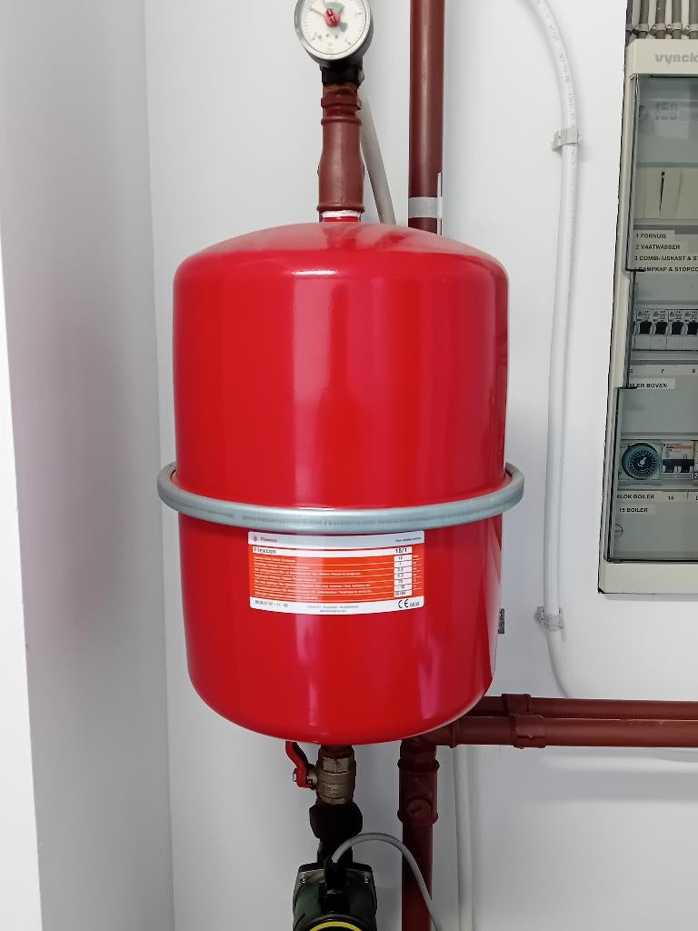 Vase d'expansion Flamco avec soupape de surpression, Bricolage & Construction, Chauffage & Radiateurs, Enlèvement