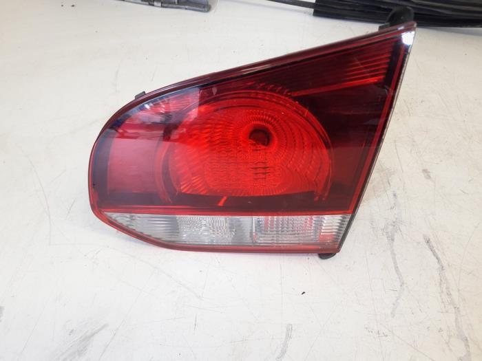 Feu arrière droit d'un Volkswagen Golf, Autos : Pièces & Accessoires, Éclairage, Volkswagen, Utilisé, 3 mois de garantie, Enlèvement ou Envoi