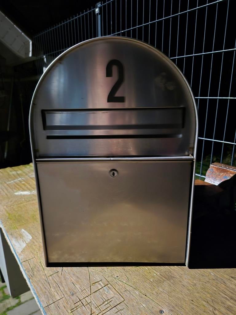 Brievenbus op paal, Enlèvement