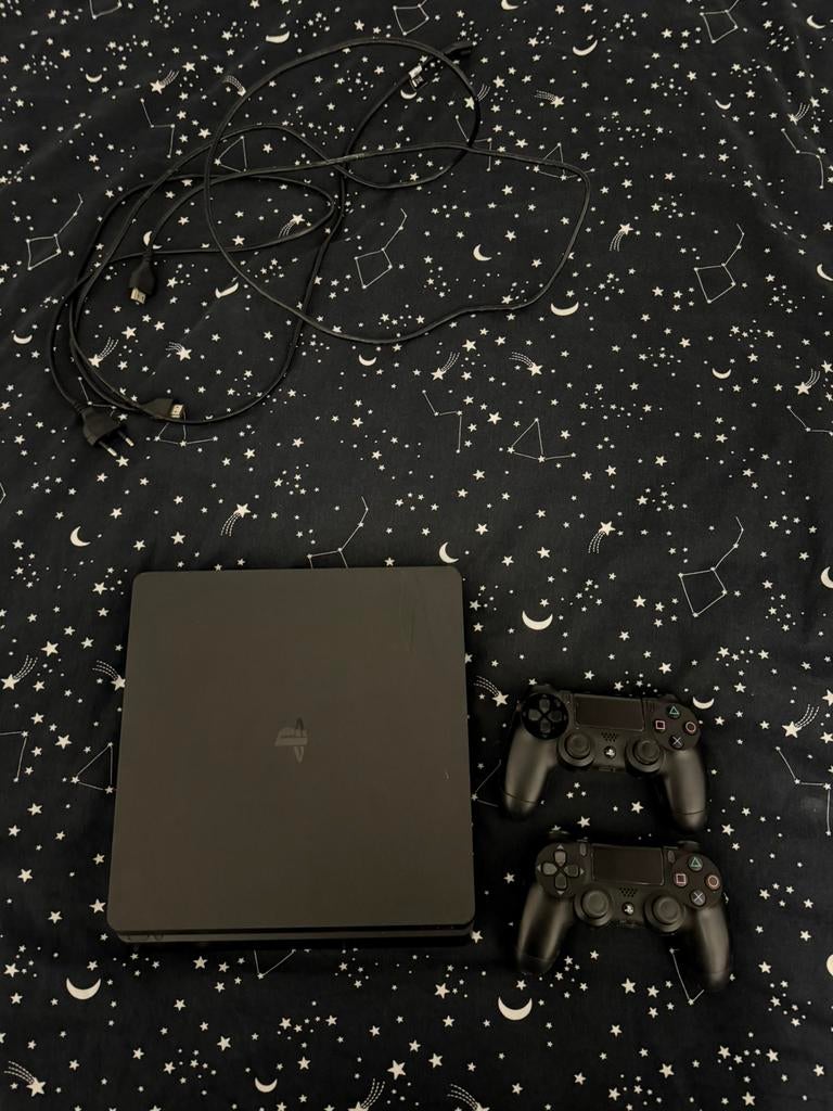 PlayStation 4 Slim 500GB + 2 controllers – Werkt perfect, Ophalen, Zo goed als nieuw, Slim
