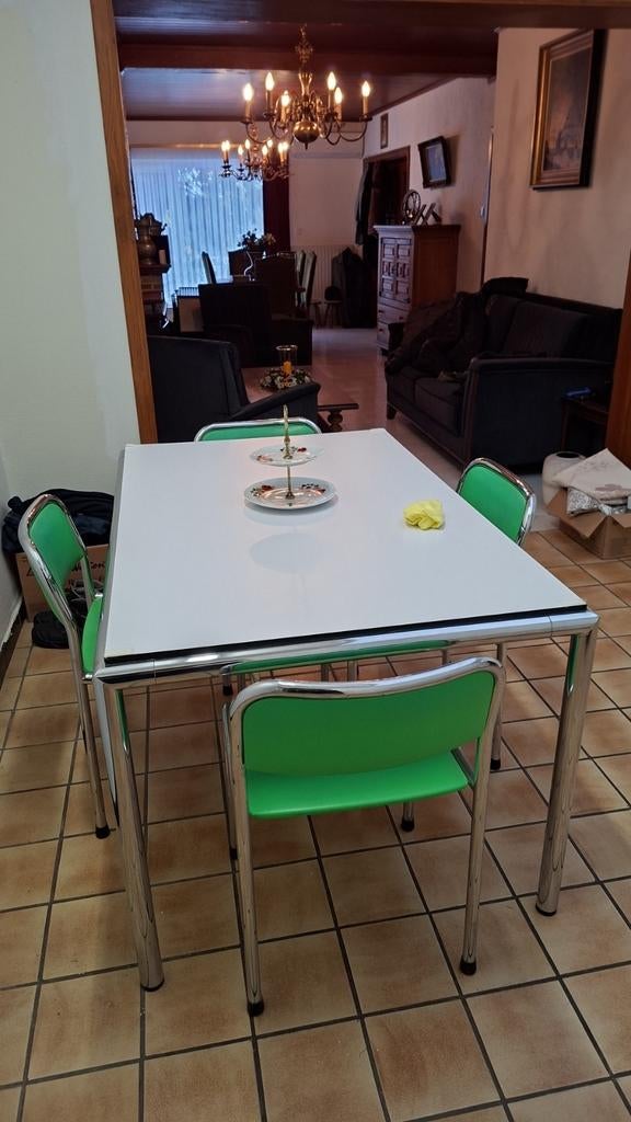 Vintage tafel en stoelen DRINGEND WEG ook apart te koop, Huis en Inrichting, Ophalen