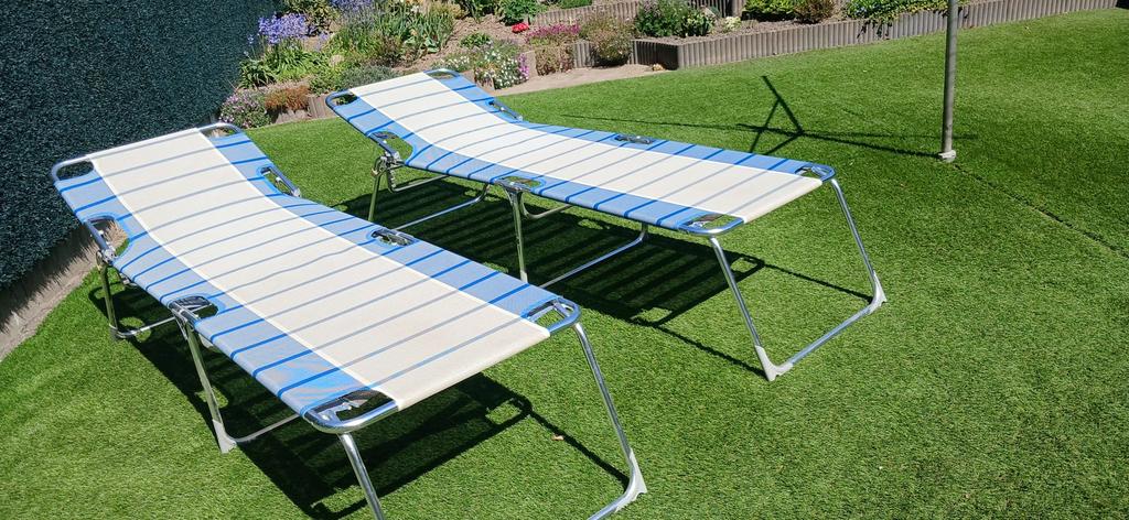 2 ligbedjes in goede staat, Caravanes & Camping, Meubles de camping, Enlèvement, Comme neuf