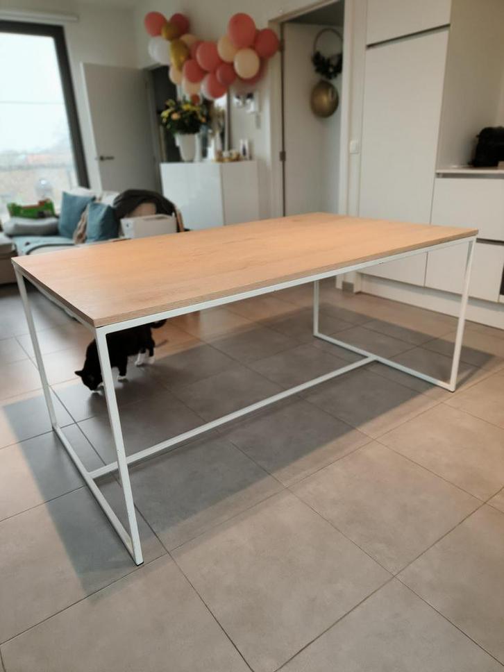 Houten tafel 110 op 160 met vol eiken blad vernist, Maison & Meubles, Tables | Tables mange-debout, Comme neuf, Enlèvement