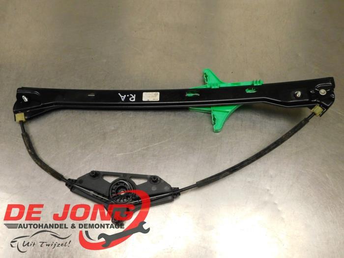 Mécanique vitre 4portes arrière droite d'un Volkswagen Gol, Volkswagen, -, 3 mois de garantie, Utilisé