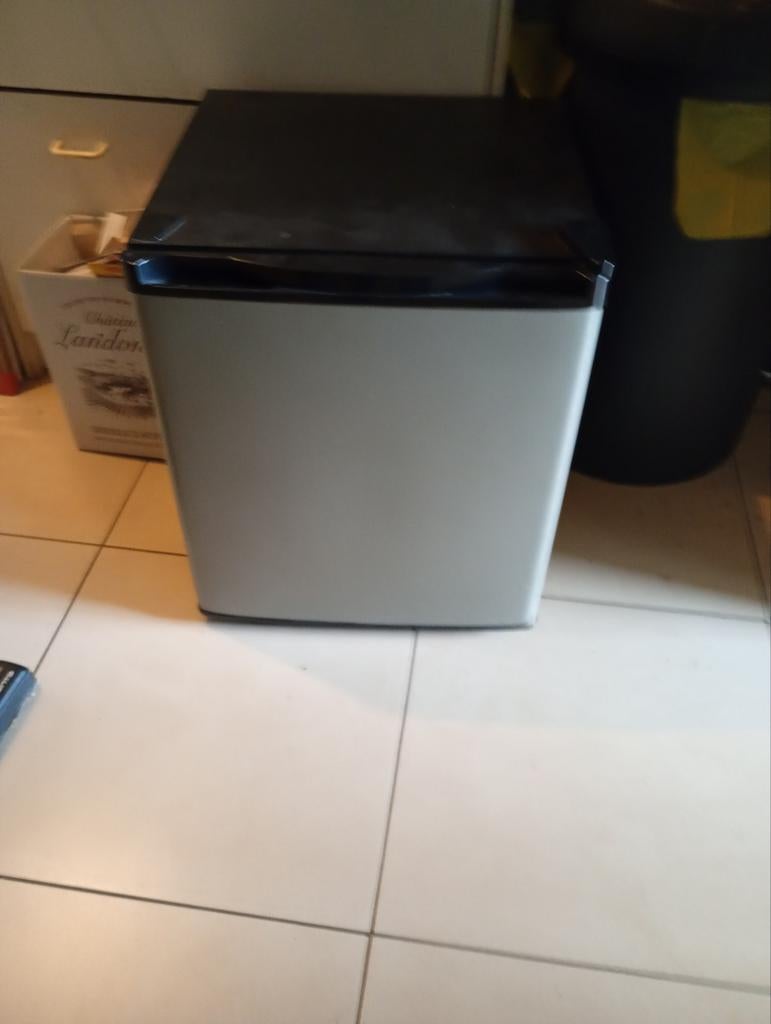 Frigo voor camping, Ophalen, Zo goed als nieuw, Elektrisch