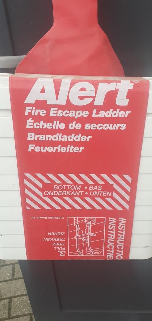 Noodladder van 4 meter, Ophalen