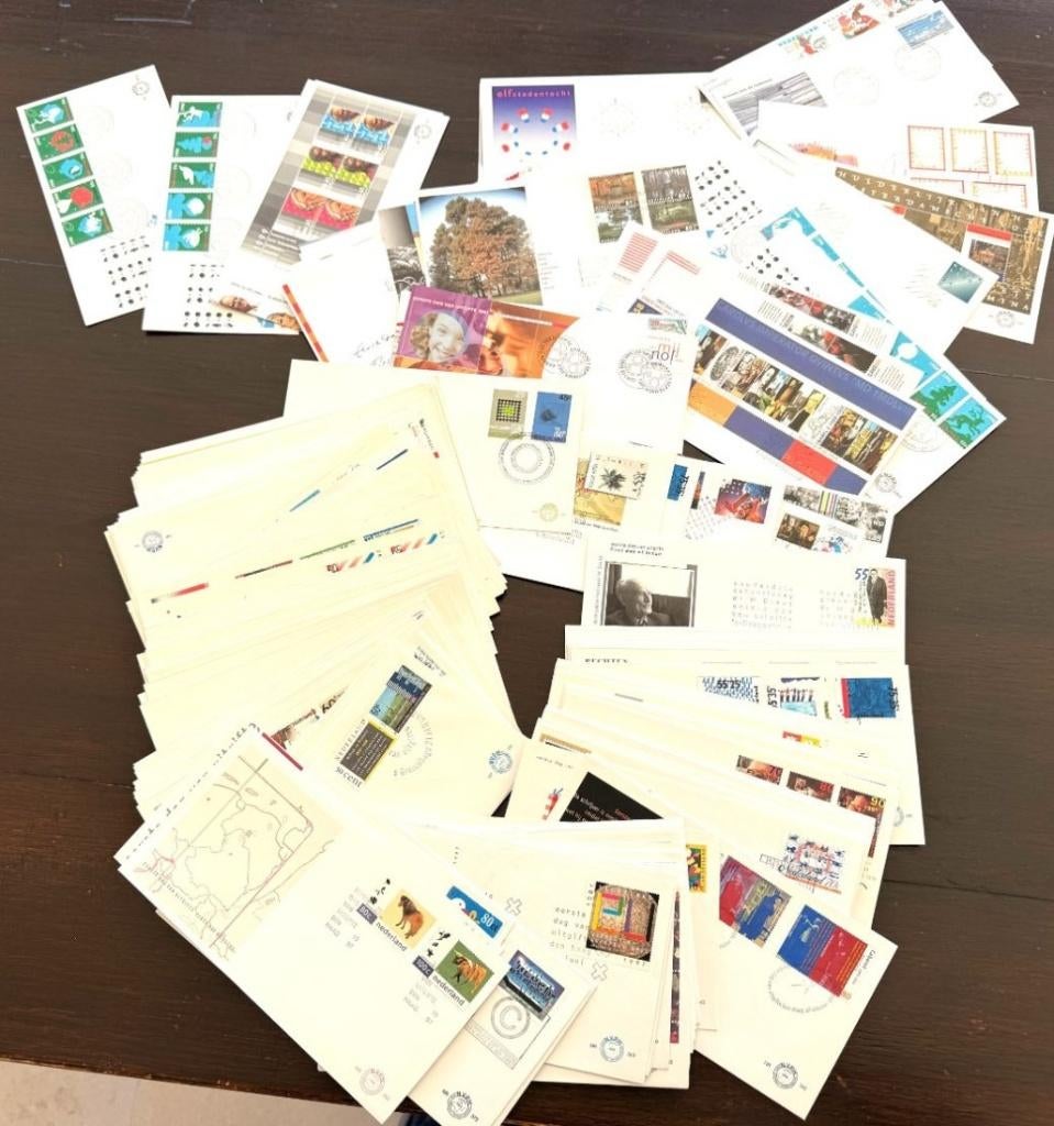 Pays Bas: Lot 200 FDC Toutes Différentes 1975-2005, Envoi, Après 1940, Affranchi