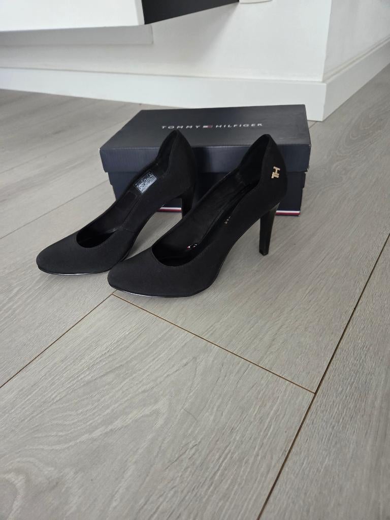 Tommy Hilfiger pumps- maat 37, Pumps, Zwart, Ophalen of Verzenden, Zo goed als nieuw