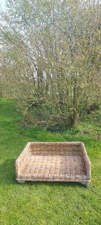 Rieten hondenmand met kussen en overtrek, Dieren en Toebehoren, Ophalen, Zo goed als nieuw