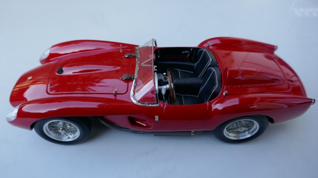 1/18 CMC Ferrari 250 Testa Rossa 1958 met OVP, Hobby en Vrije tijd, Modelauto's | 1:18, Ophalen of Verzenden, Zo goed als nieuw