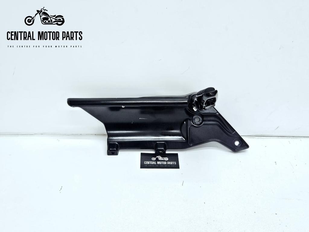 Uitlaat Bracket Softail Fat Bob 2018-2024, Motoren, Onderdelen | Harley-Davidson, Gebruikt, Ophalen of Verzenden