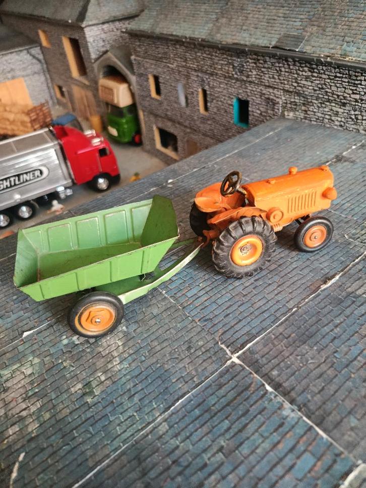 Tracteur Renault R3042 + remorque de la marque CIJ de 1950, Hobby & Loisirs créatifs, Voitures miniatures | 1:32, Utilisé, Tracteur et Agriculture