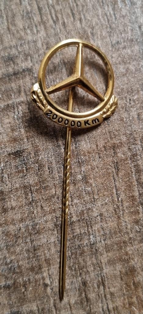 Mercedes-Benz 200.000 km. zilver verguld speldje, Verzamelen, Ophalen of Verzenden