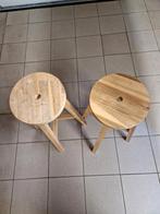 Houten krukjes, Ophalen