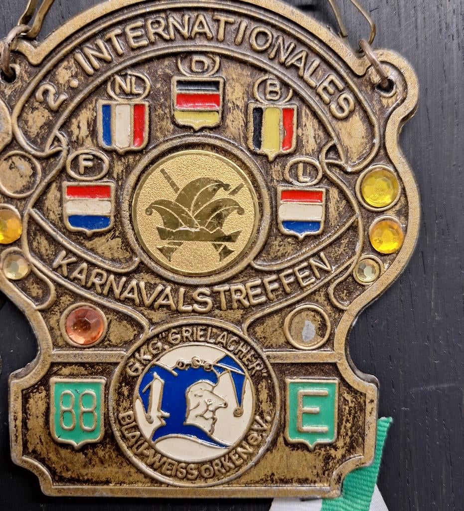 Internationales, Collections, Broches, Pins & Badges, Enlèvement ou Envoi