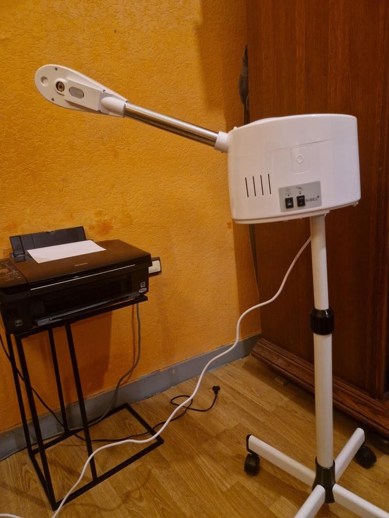 Vaporisateur facial a vendre à Liège, Enlèvement, Utilisé, Tout le visage, Soins