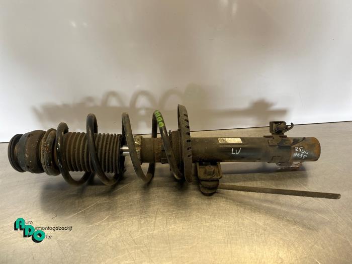 Barre amortisseur avant gauche d'un Seat Ibiza (Ibiza 08-), Autos : Pièces & Accessoires, Suspension & Châssis, Seat, Utilisé