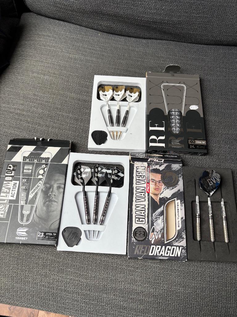 3 sets darts target redux Dobey en van veen, Ophalen of Verzenden, Zo goed als nieuw, Pijlen