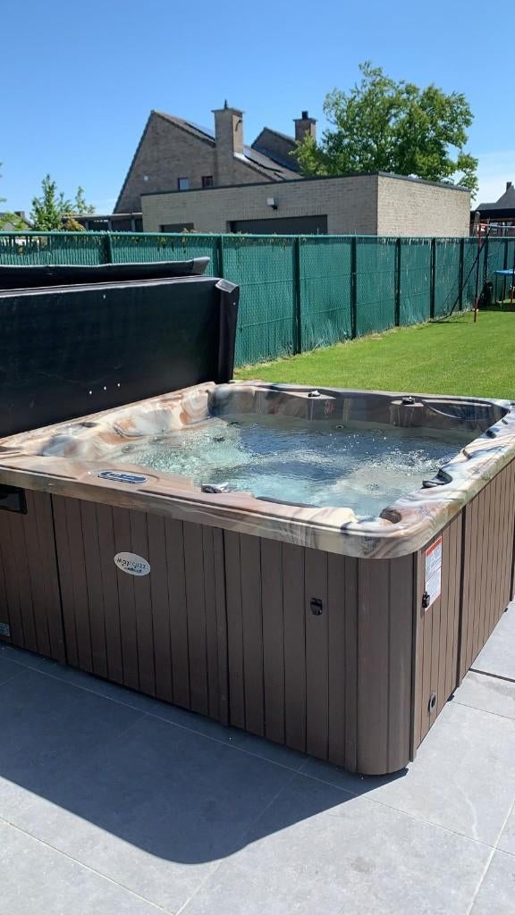 Jacuzzi SPA2000-CCL (Sunspa), Tuin en Terras, Bubbelbaden en Hottubs, Gebruikt, Vast, Afdekzeil, Filter, Pomp, Trap, Ophalen