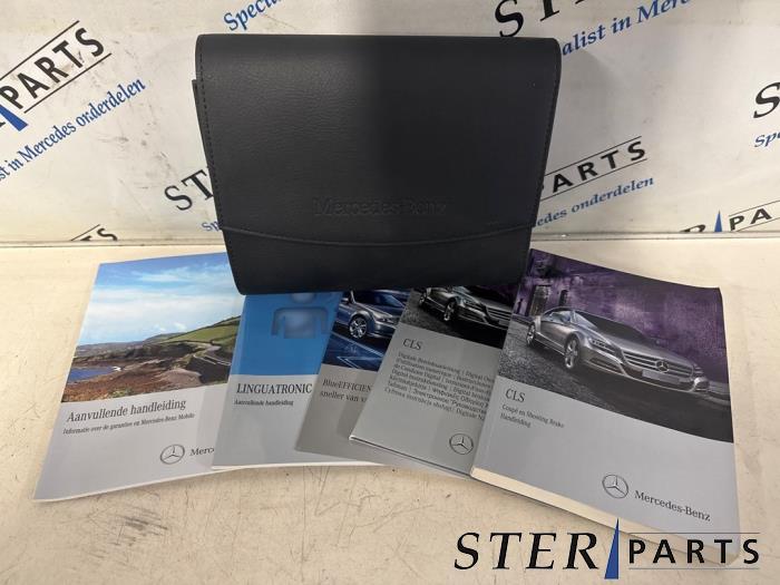 Instructie Boekje van een Mercedes CLS-Klasse, Gebruikt, -, Ophalen of Verzenden, -