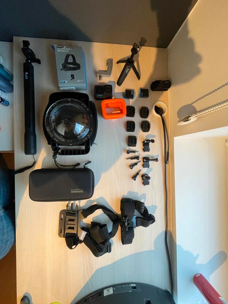 Gopro hero 10 black veel accessoires, Audio, Tv en Foto, Actiecamera's, Zo goed als nieuw, GoPro, Ophalen