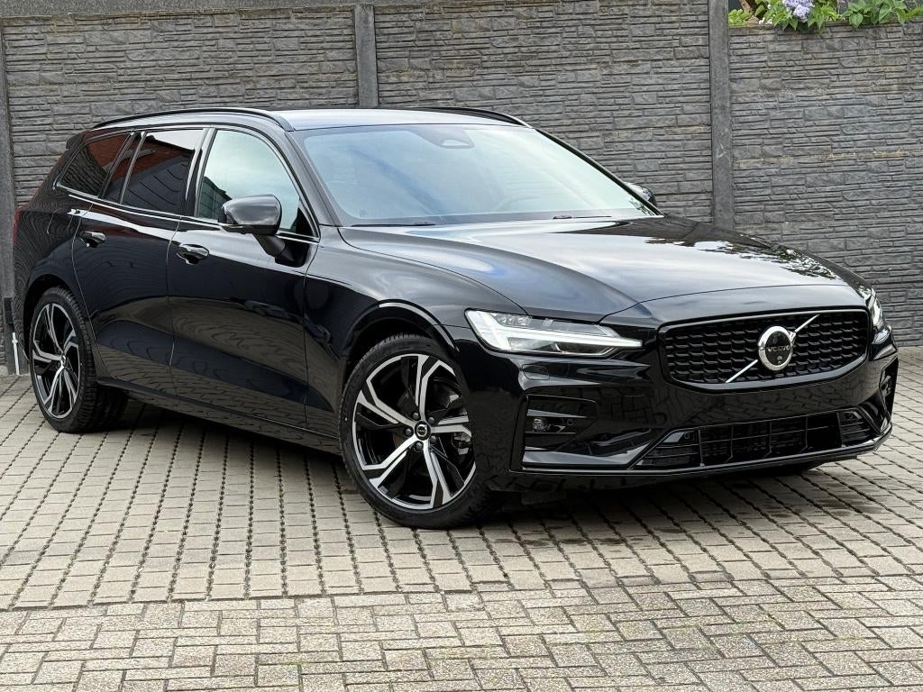 Volvo V60 B4 Plus Dark Automaat "Leder/360 Camera/Navi", Autos, Volvo, Cuir, https://public.car-pass.be/vhr/954cebef-9740-40b7-961f-2197bf34e070