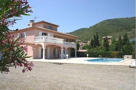 Te huur in Zuid-Frankrijk/Languedoc/ROQUEBRUN, Dorp, Wasmachine, Aan meer of rivier, Languedoc-Roussillon