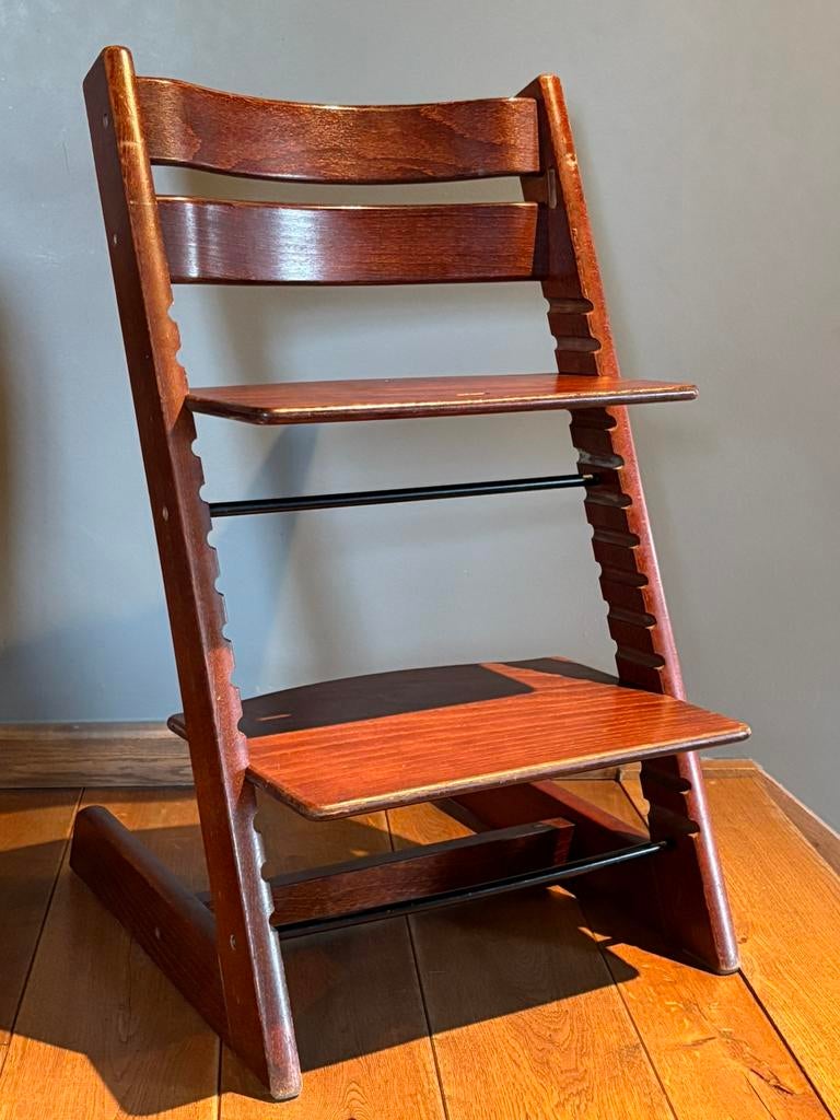Tripp trapp meegroeistoel van Stokke. Kleur; walnoot, Kinderen en Baby's, Ophalen, Gebruikt, Meegroeistoel