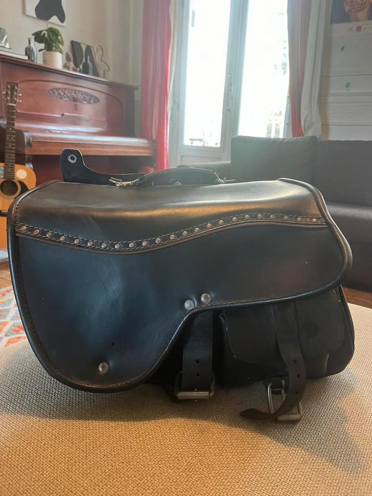 Motortas zadeltas leder zwart - vintage stijl, Motos, Accessoires | Valises & Sacs, Utilisé, Enlèvement