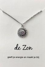 De Zon verzilverd hangertje aan ketting, op cadeaukaartje, Ophalen of Verzenden, Nieuw, Zilver, Verstelbaar