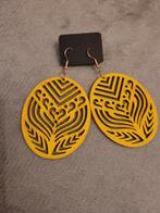 Nieuwe grote ovale gele houten oorbellen, Handtassen en Accessoires, Oorbellen, Nieuw, Ophalen of Verzenden, Geel