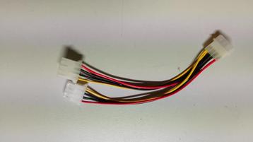 Lot Molex powersplitters beschikbaar voor biedingen