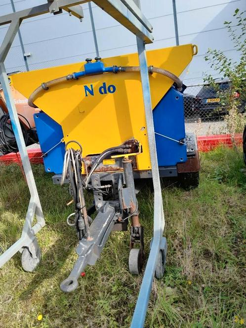 NIDO Stratos B17KR-21 ACXN350 (bj 2007), Zakelijke goederen, Machines en Bouw | Onderhoud en Reiniging