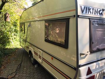  5950 euro voor deze trekcaravan beschikbaar voor biedingen