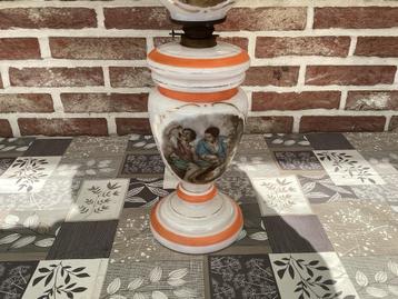 Oude olielamp  beschikbaar voor biedingen