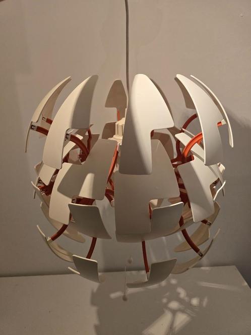 IKEA PS 2014 hanglamp – wit & oranje, uniek design, Huis en Inrichting, Lampen | Plafondlampen, Zo goed als nieuw, Kunststof, Ophalen