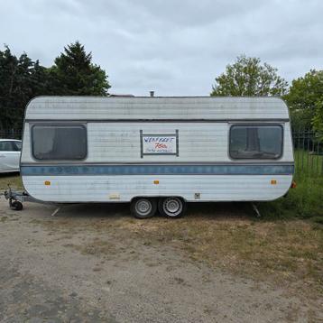 Caravan Adria dubbel as werfkeet bouw container paardeweide  beschikbaar voor biedingen