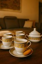 Vintage porseleinen theeset met bloemenmotief – 5-delig, Huis en Inrichting, Ophalen of Verzenden, Zo goed als nieuw, Overige stijlen