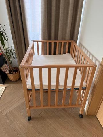 Babypark + aerosleep matras + matrasberchermer + hoeslaken  beschikbaar voor biedingen