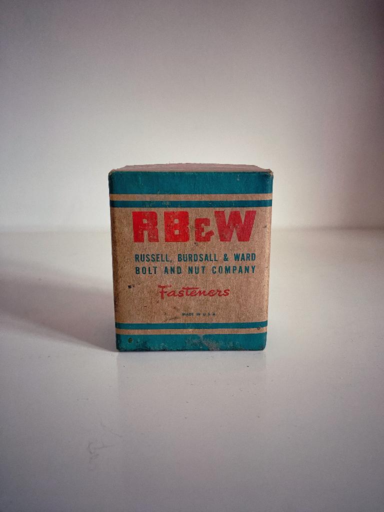 Boîte Boulons/Écrous RB&W Vintage (1964) US Industriel, Collections, Collections Autre, Comme neuf, Enlèvement ou Envoi