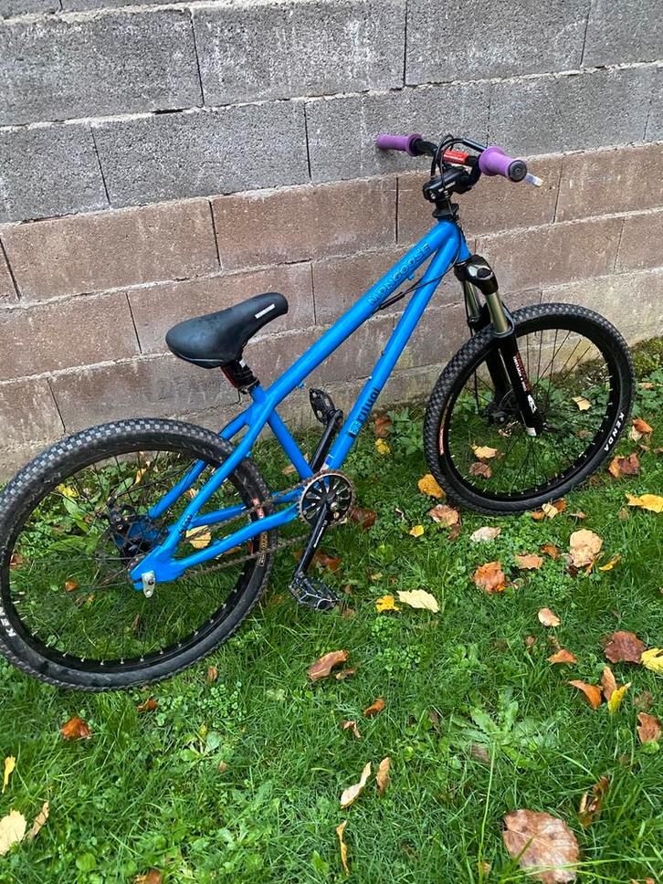DIRT MONGOOSE RITUAL 24 inch fiets met schijfremmen, Fietsen en Brommers, Fietsen | Crossfietsen en BMX, Zo goed als nieuw, 24 inch of meer