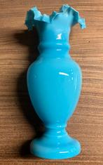 Antieke mondgeblazen blauwe opaline vaas, Antiek en Kunst, Ophalen of Verzenden