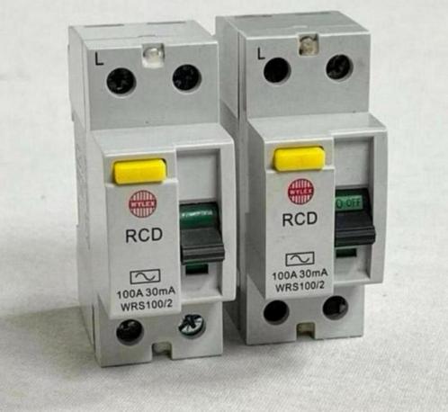 2x Aardlekschakelaar Wylex RCD 100a 30mA wrs100/2 - 2 pole, Hobby en Vrije tijd, Elektronica-componenten, Ophalen of Verzenden